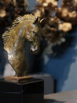 Horse sculpture Fortuna Fortune