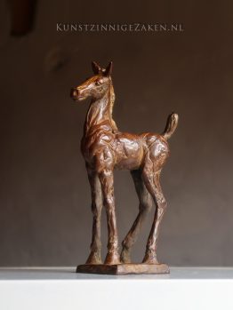 bronzen beeldje veulentje